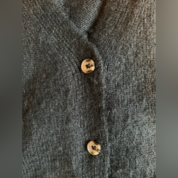 ASOS essential charcoal gray black V-neck cardigan from ASOS DESIGN - Picture 4 of 5